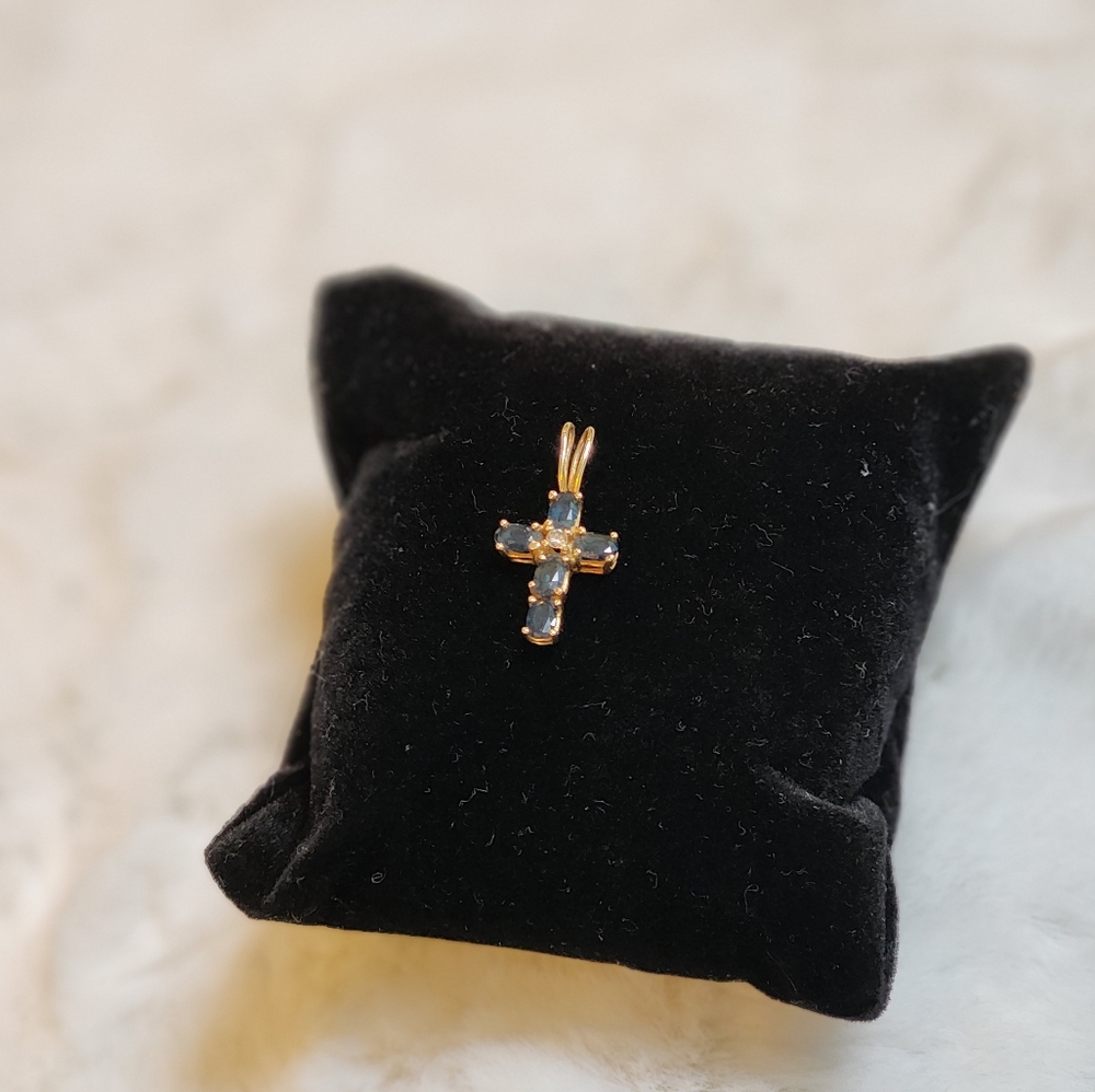 Sapphire Cross Pendant with one accent diamond, 14k gold - Picture 6 of 6